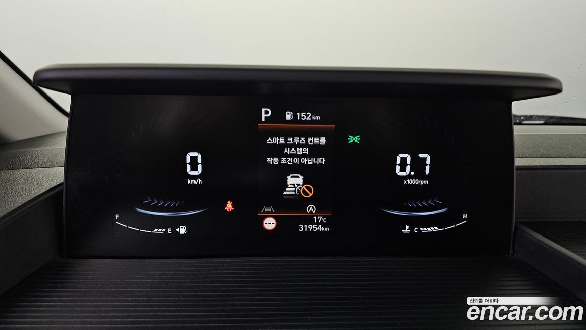 Hyundai Staria 2025