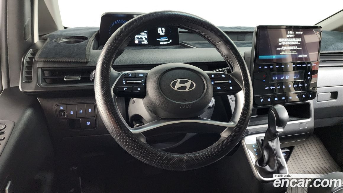 Hyundai Staria 2025