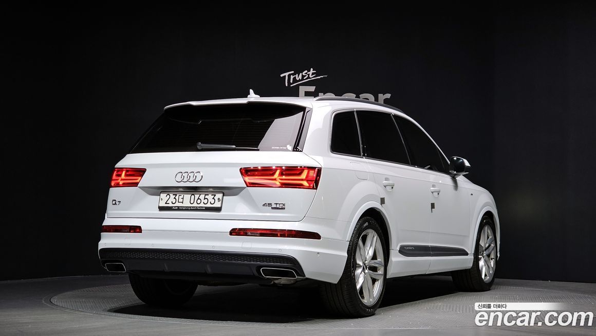 Audi Q7 2016