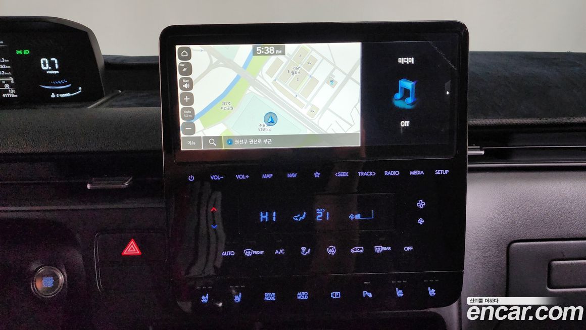 Hyundai Staria 2025