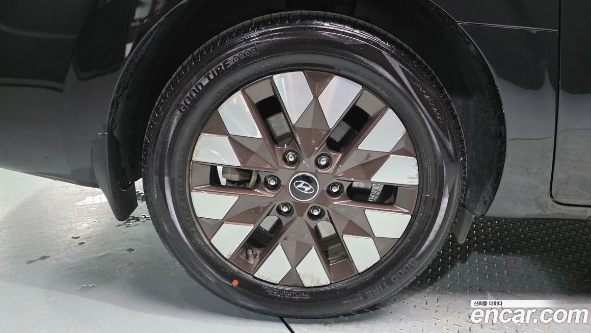 Hyundai Staria 2023