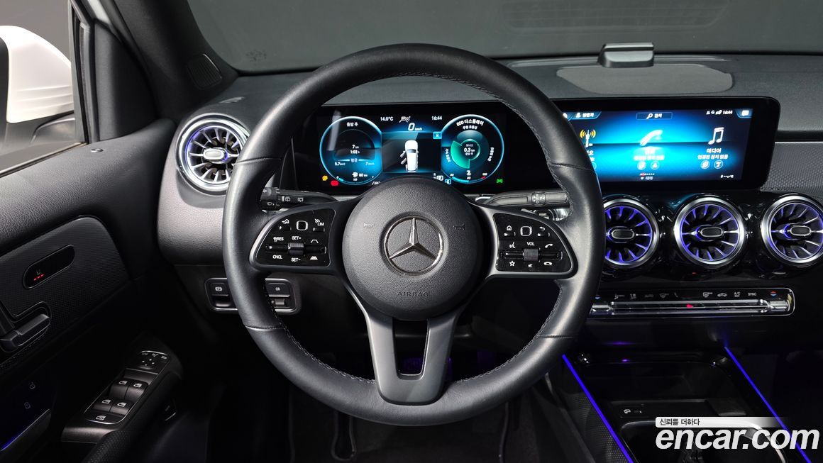 Mercedes-Benz GLB-Class 2021