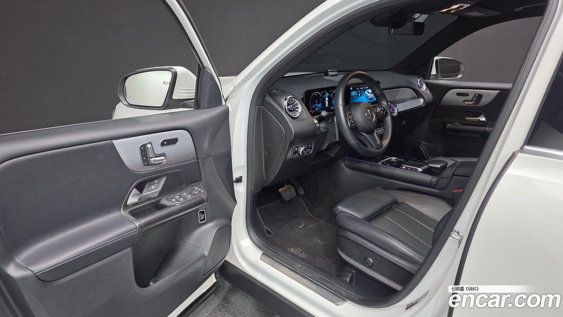 Mercedes-Benz GLB-Class 2021