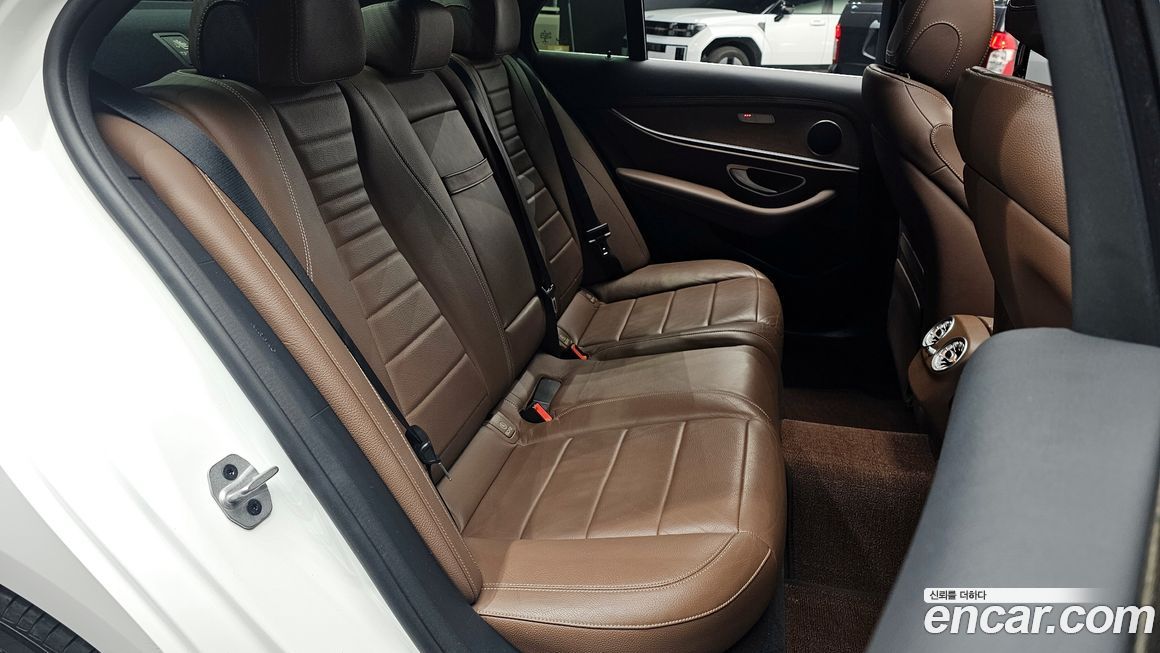 Mercedes-Benz E-Class 2021