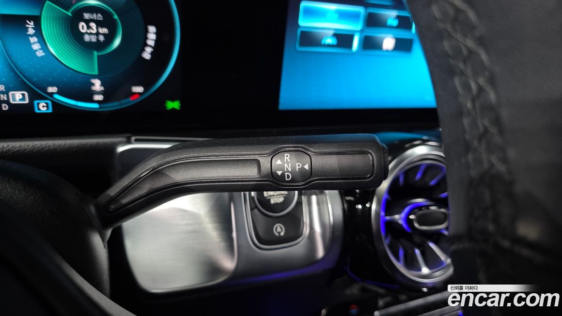 Mercedes-Benz GLB-Class 2021