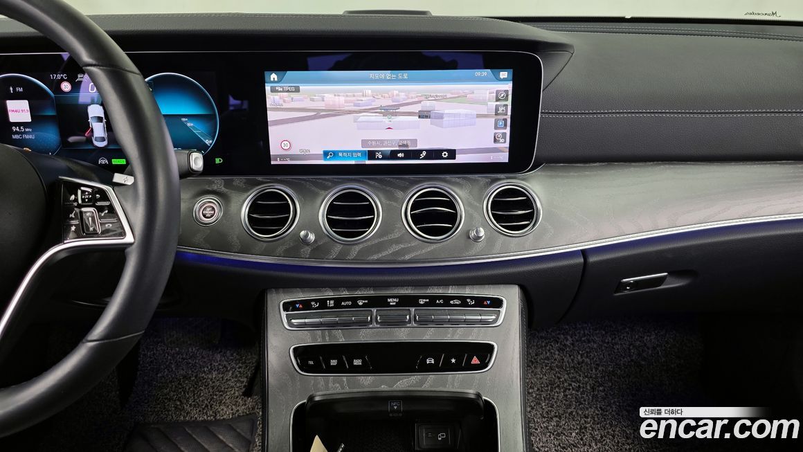 Mercedes-Benz E-Class 2022