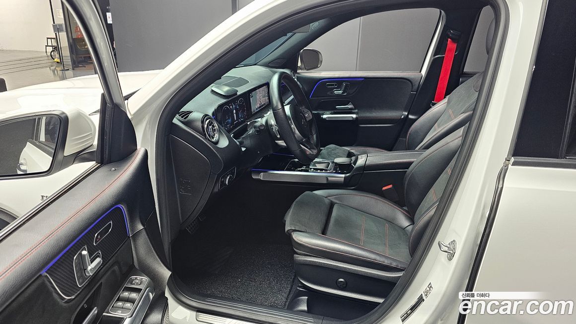 Mercedes-Benz GLB-Class 2021