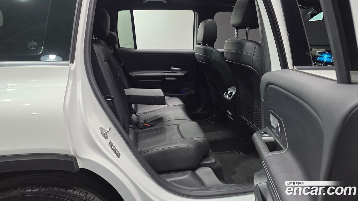 Mercedes-Benz GLB-Class 2021