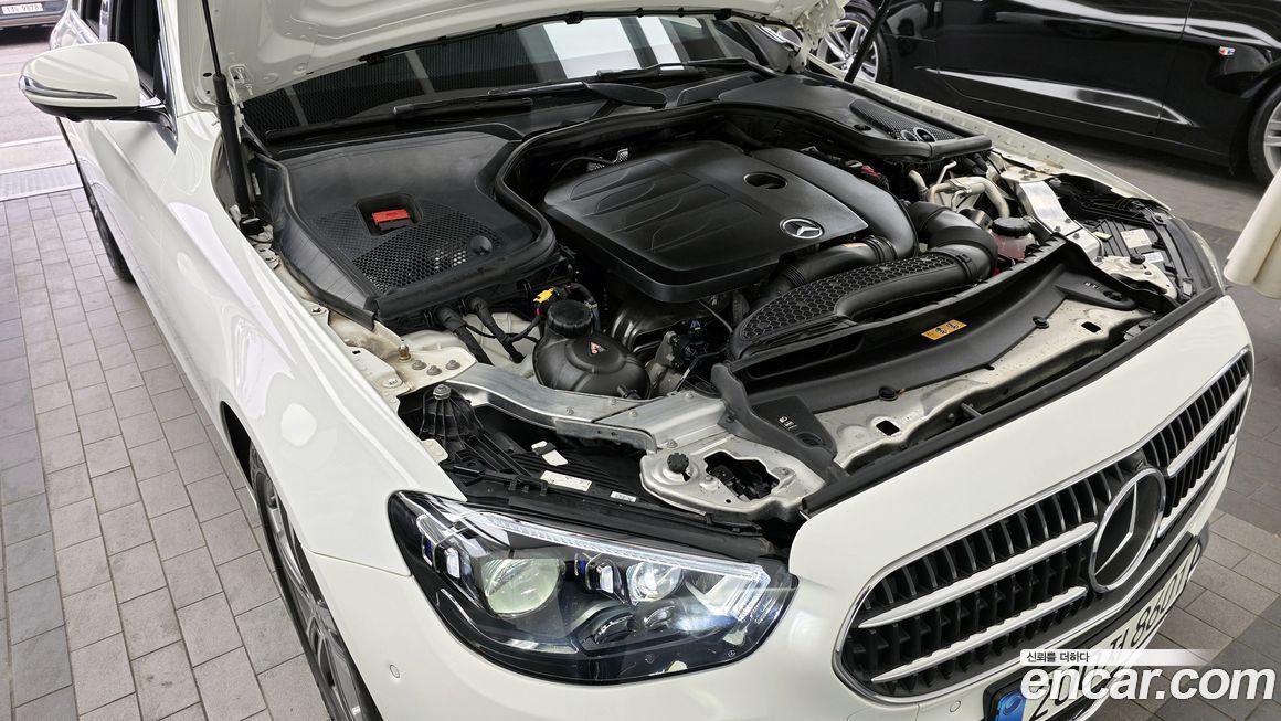 Mercedes-Benz E-Class 2022