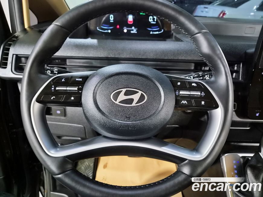 Hyundai Staria 2025