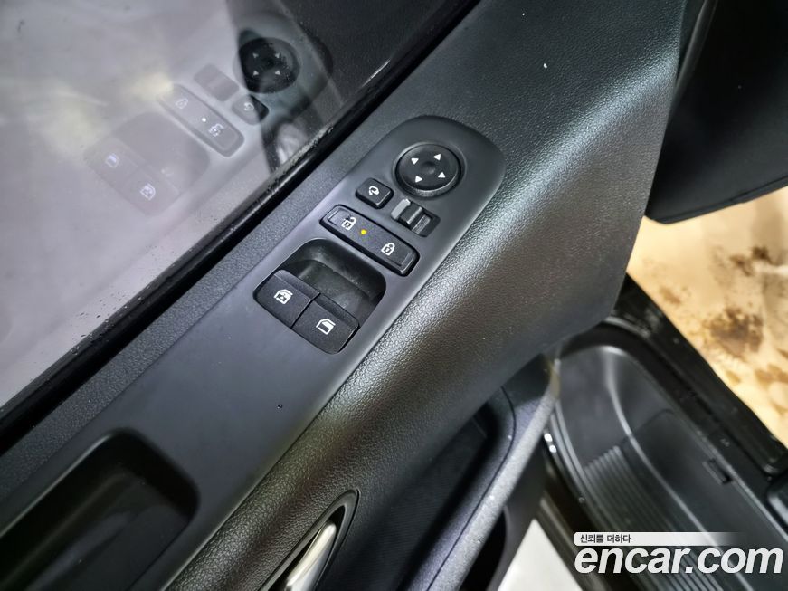 Hyundai Staria 2025