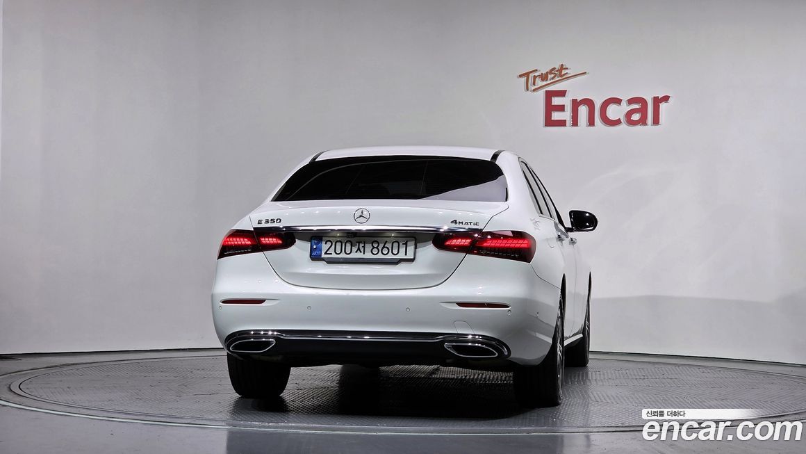 Mercedes-Benz E-Class 2022