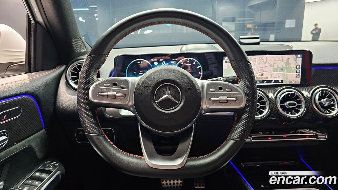 Mercedes-Benz GLB-Class 2021