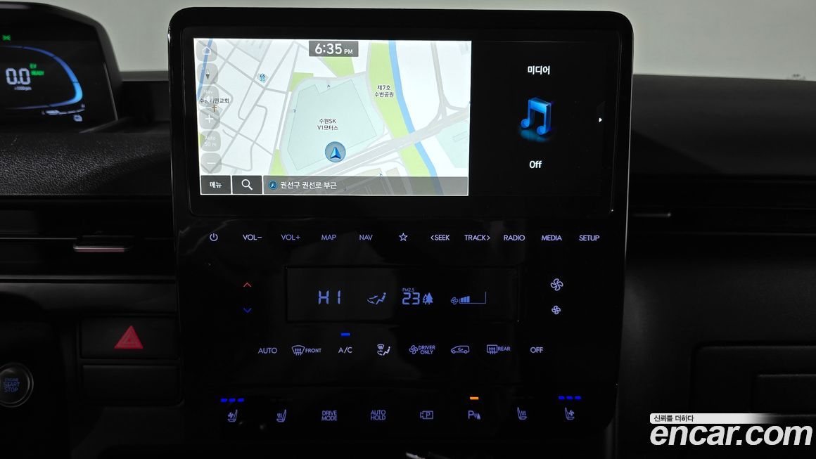 Hyundai Staria 2025