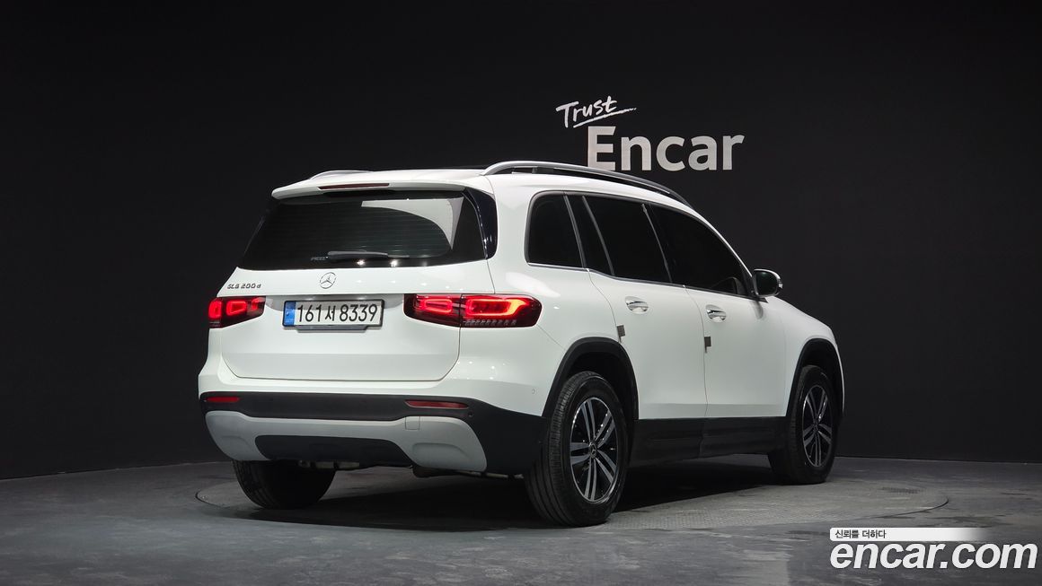 Mercedes-Benz GLB-Class 2021