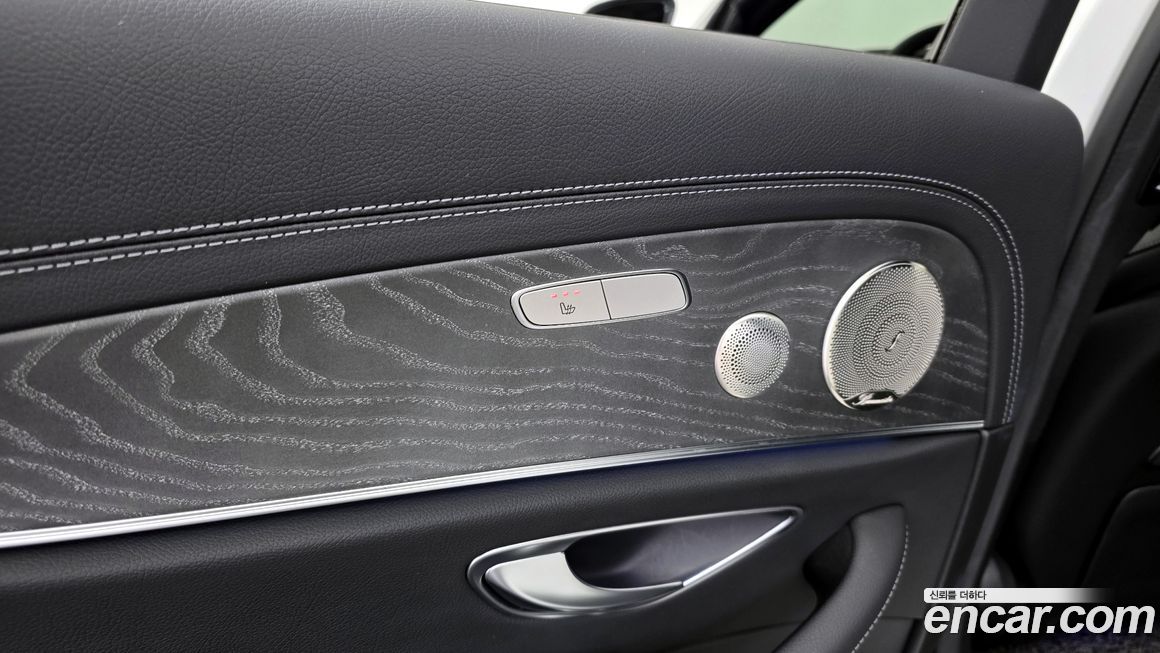 Mercedes-Benz E-Class 2022