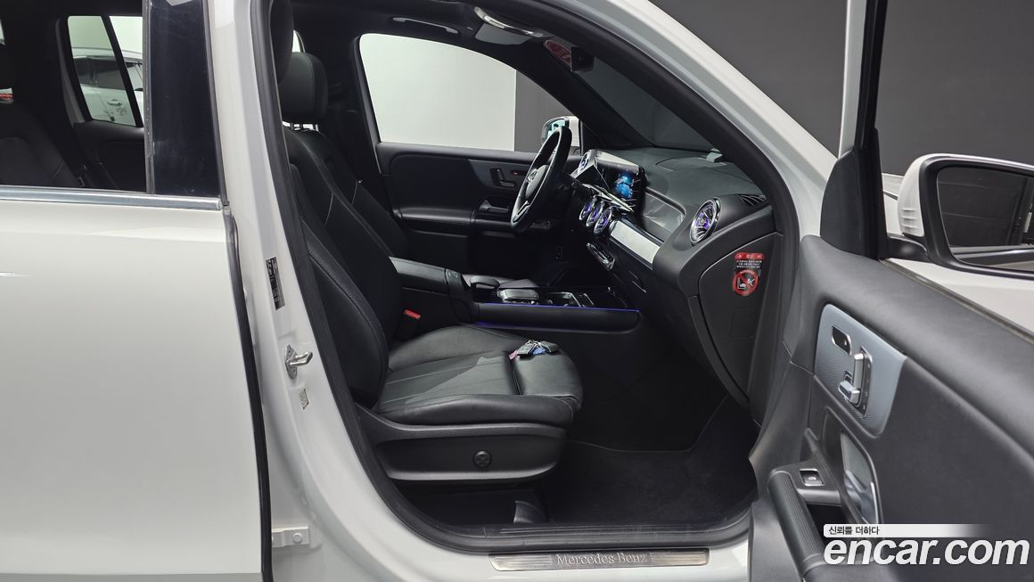 Mercedes-Benz GLB-Class 2021