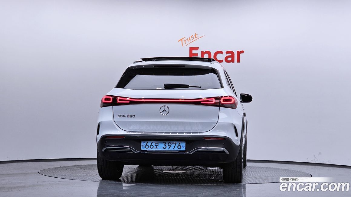 Mercedes-Benz EQA 2022