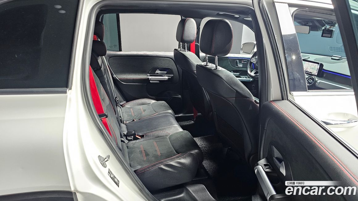 Mercedes-Benz GLB-Class 2021