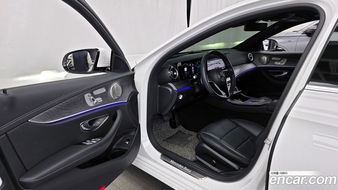 Mercedes-Benz E-Class 2022