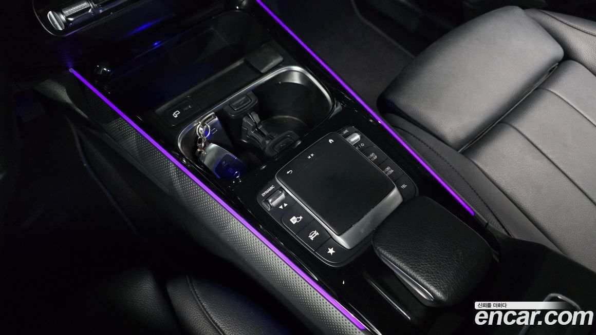 Mercedes-Benz GLB-Class 2021