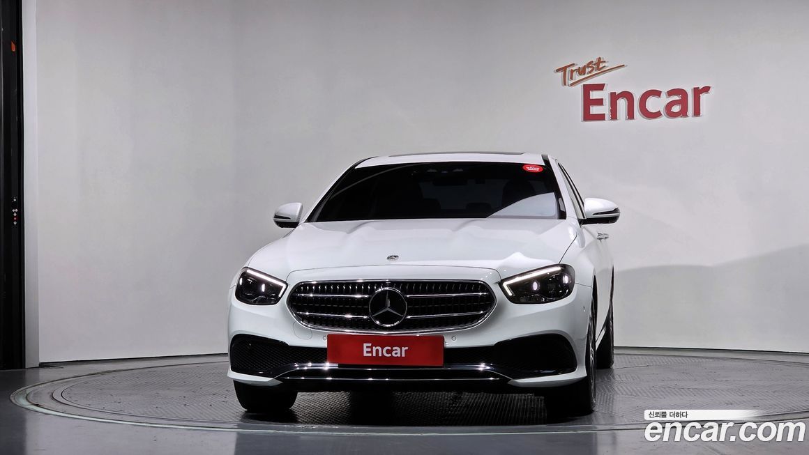 Mercedes-Benz E-Class 2022