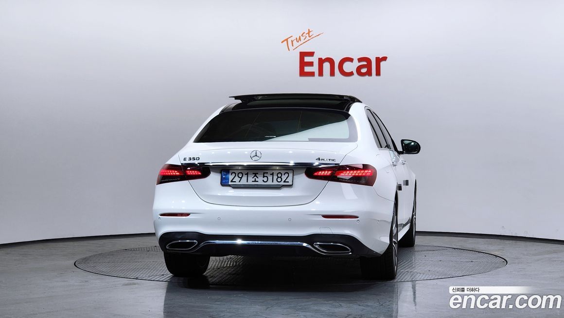 Mercedes-Benz E-Class 2022