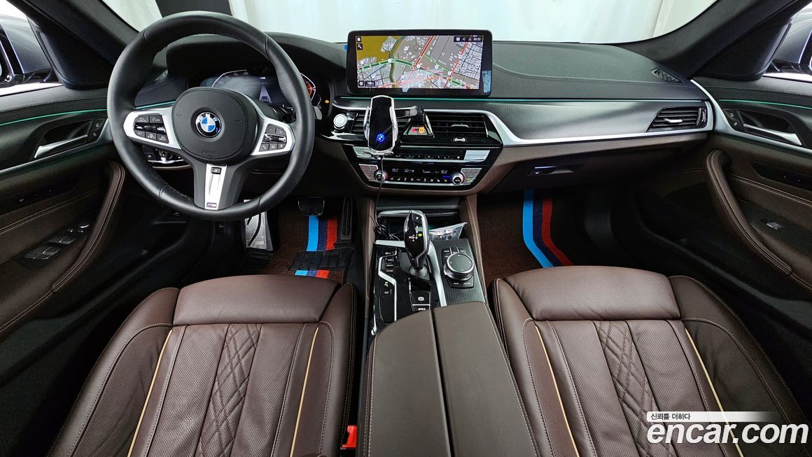 BMW 5-Series 2023