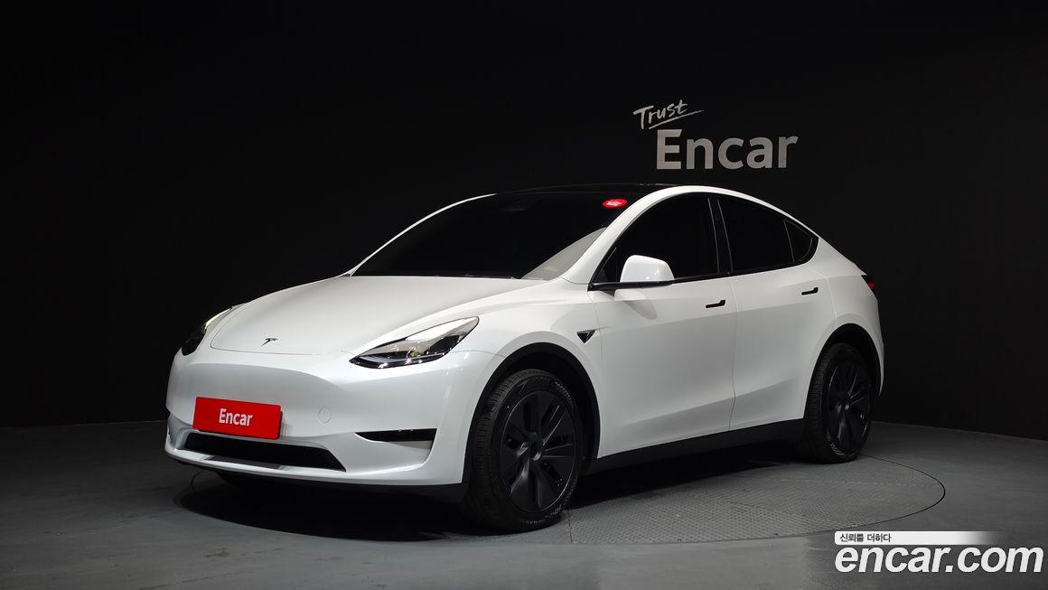Tesla Model Y 2024
