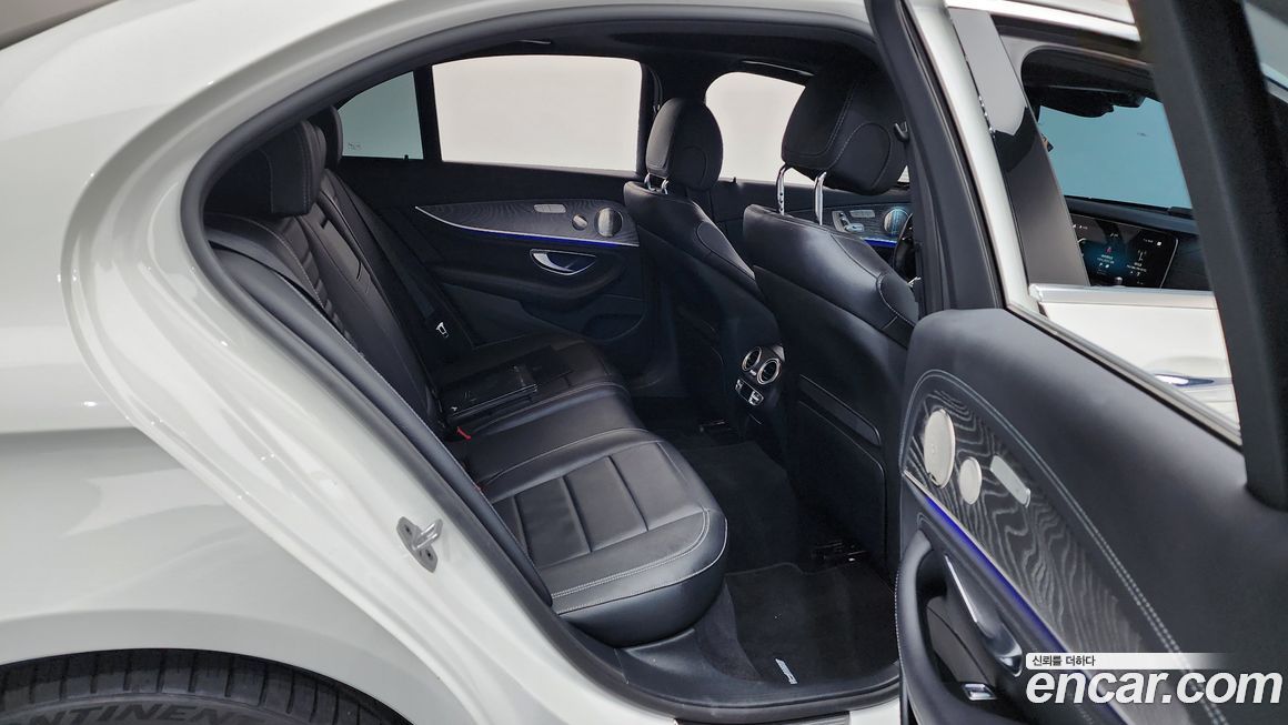 Mercedes-Benz E-Class 2022