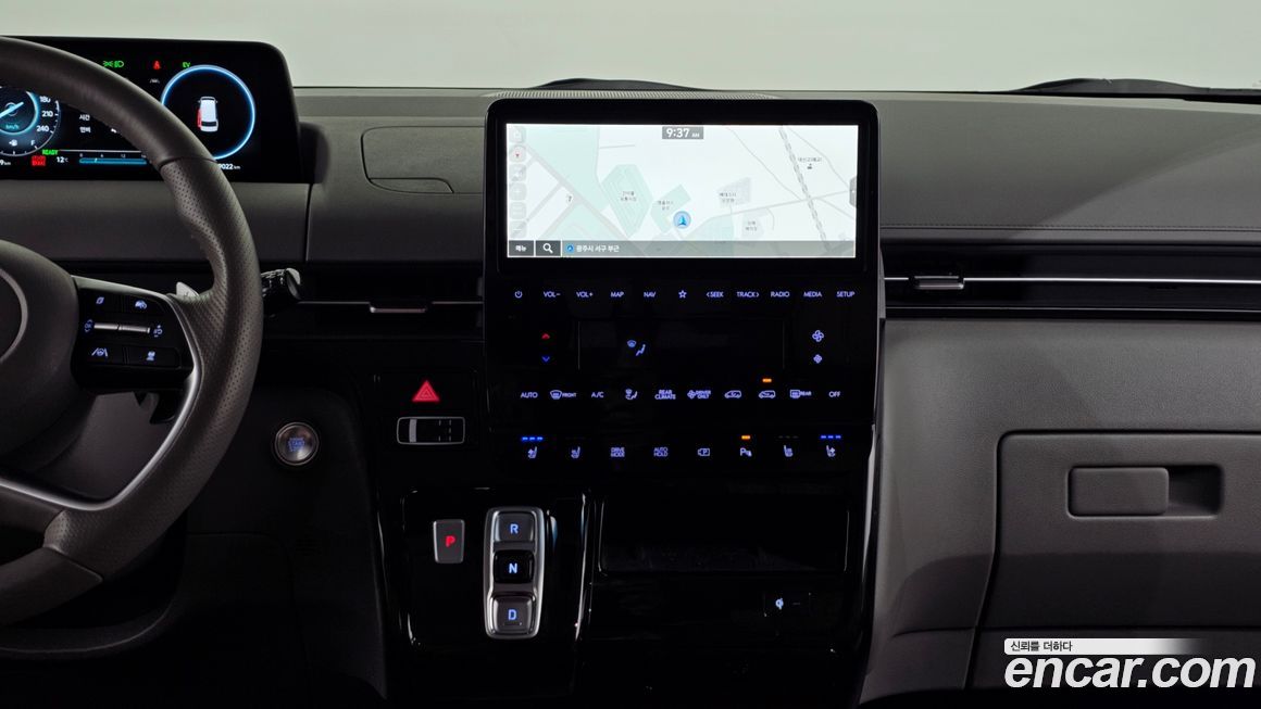 Hyundai Staria 2025