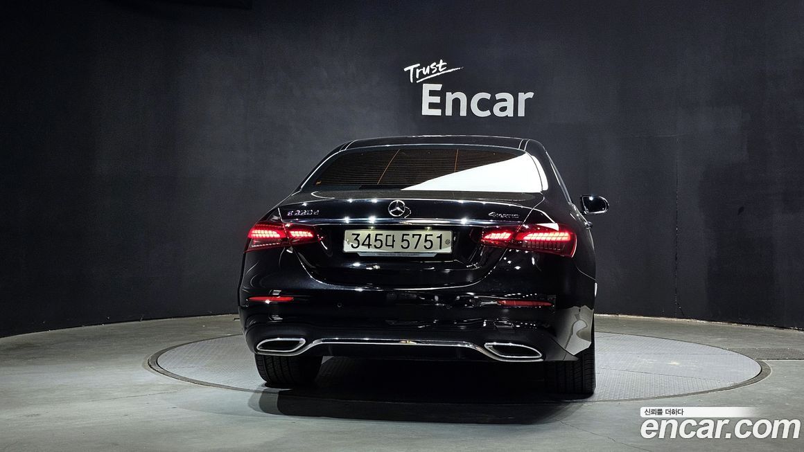 Mercedes-Benz E-Class 2022