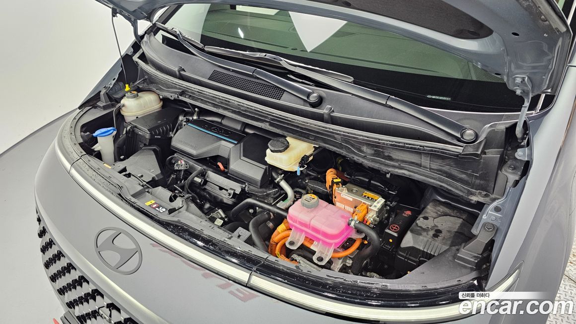 Hyundai Staria 2025