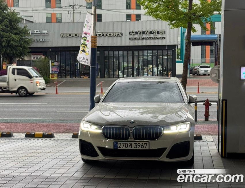 BMW 5-Series 2023