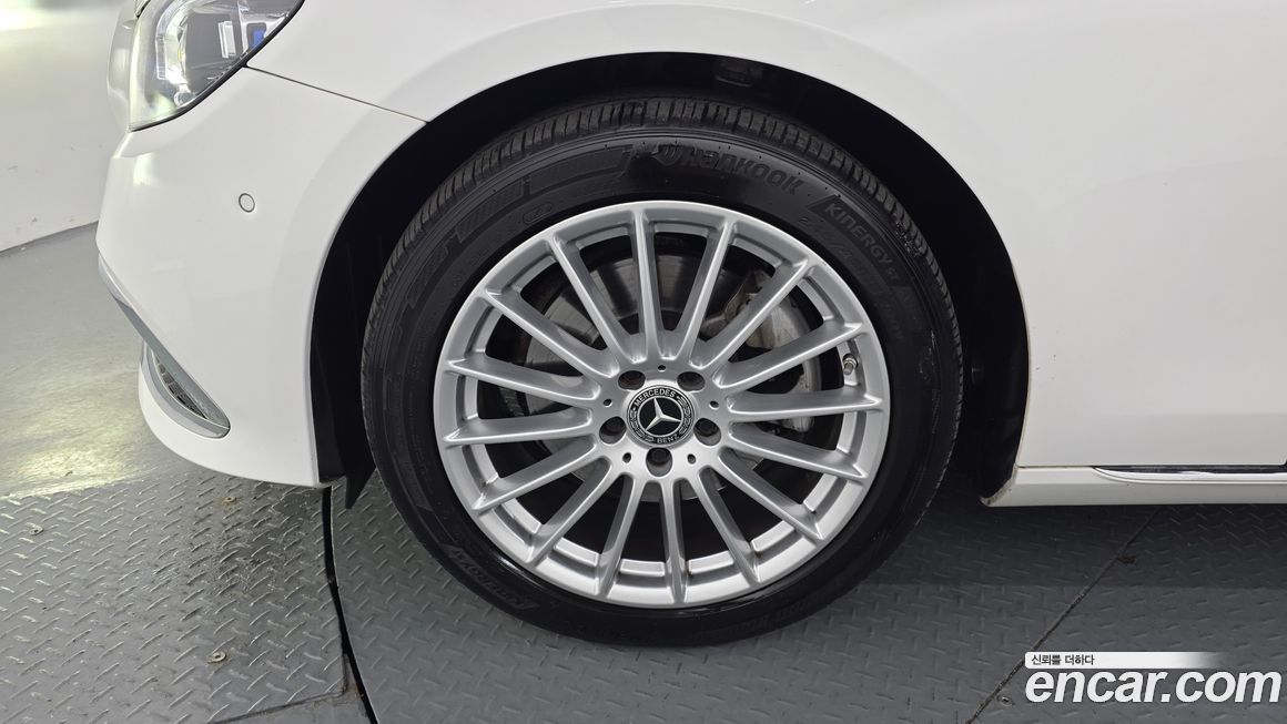 Mercedes-Benz E-Class 2021