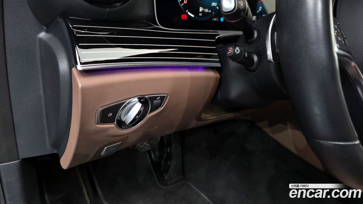 Mercedes-Benz E-Class 2022