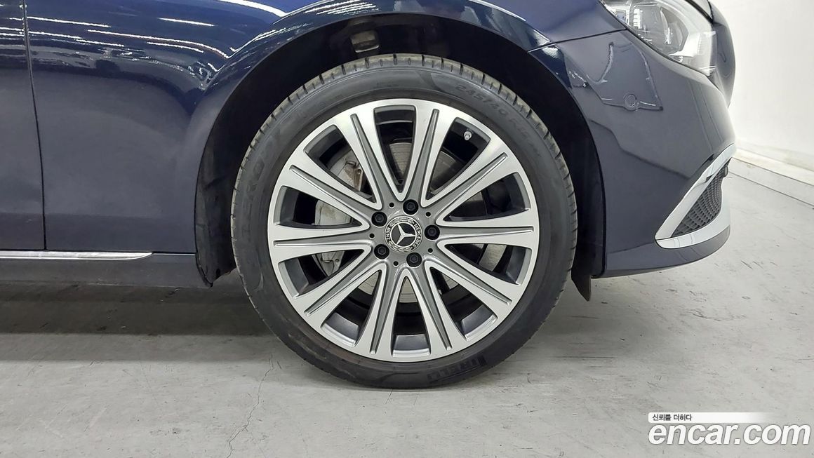 Mercedes-Benz E-Class 2023