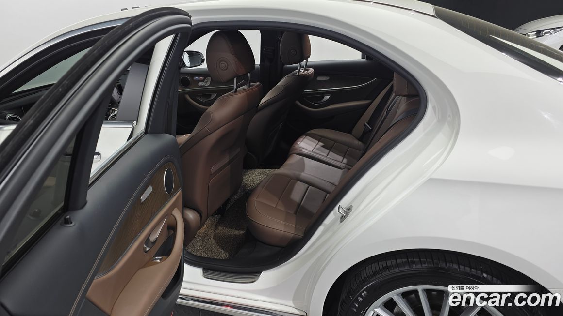 Mercedes-Benz E-Class 2021