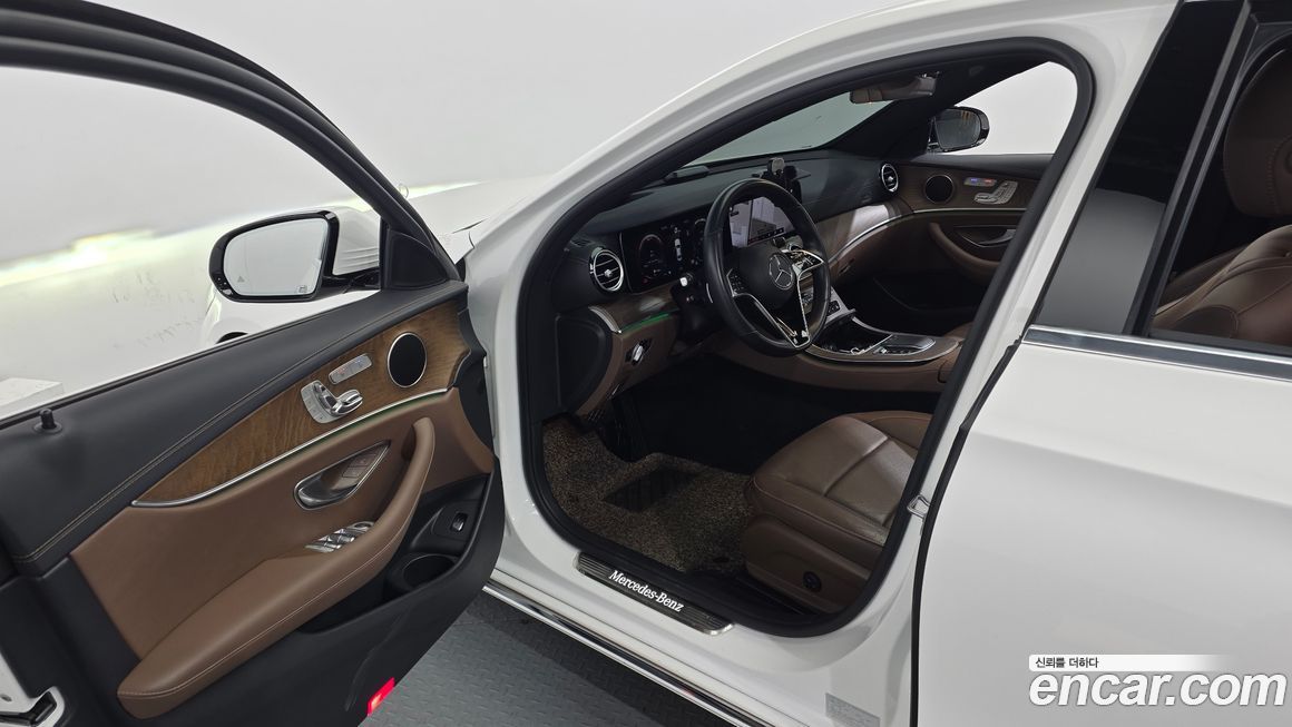 Mercedes-Benz E-Class 2021