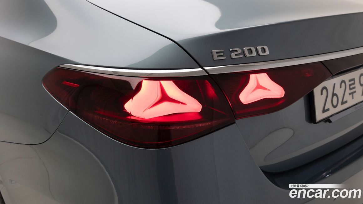 Mercedes-Benz E-Class 2025