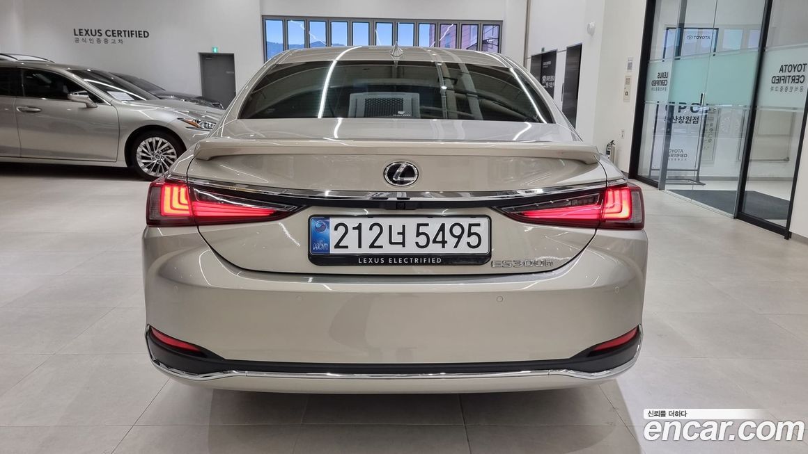Lexus ES 2026