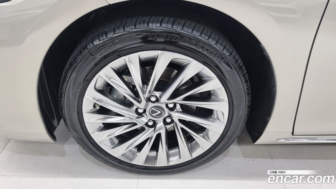Lexus ES 2026