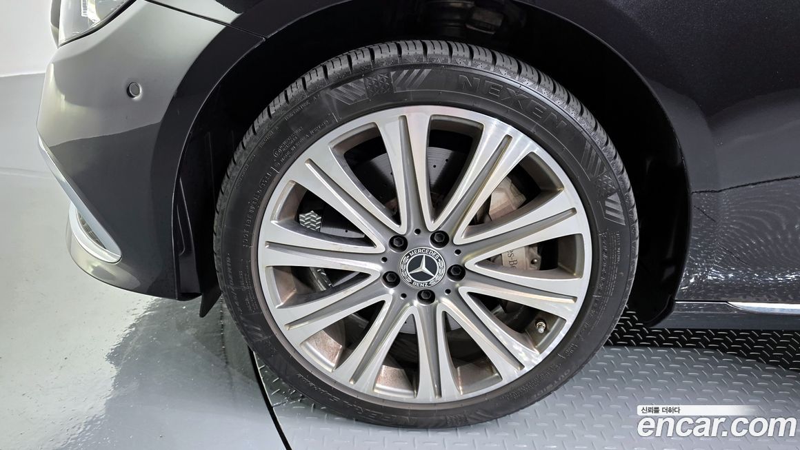 Mercedes-Benz E-Class 2022