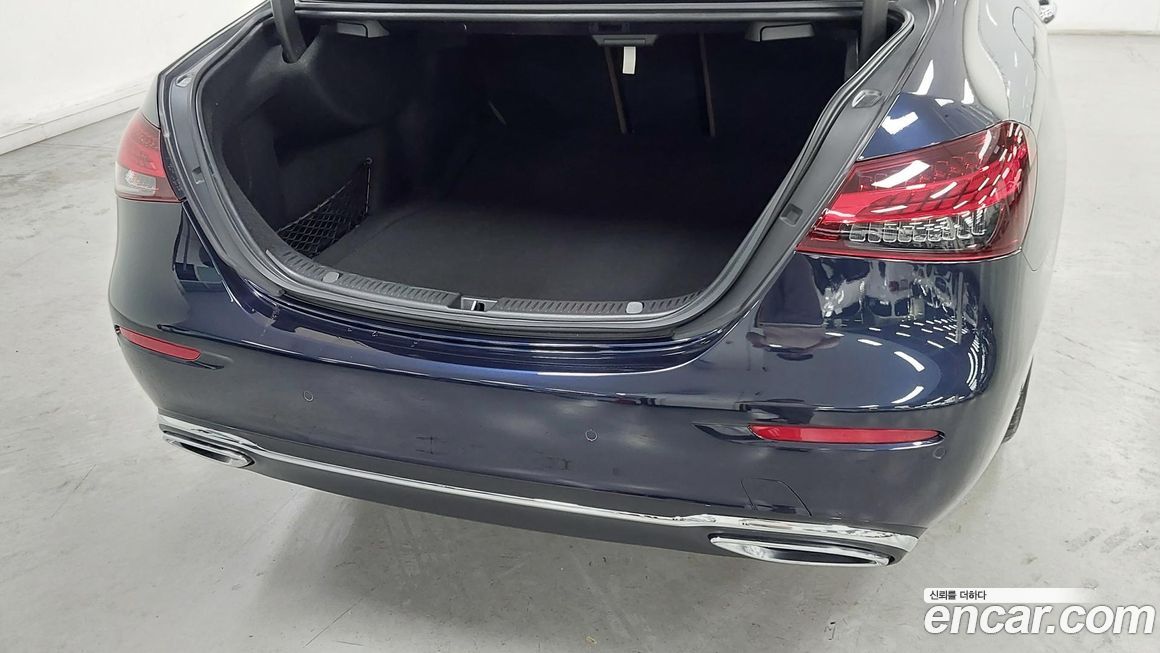 Mercedes-Benz E-Class 2023
