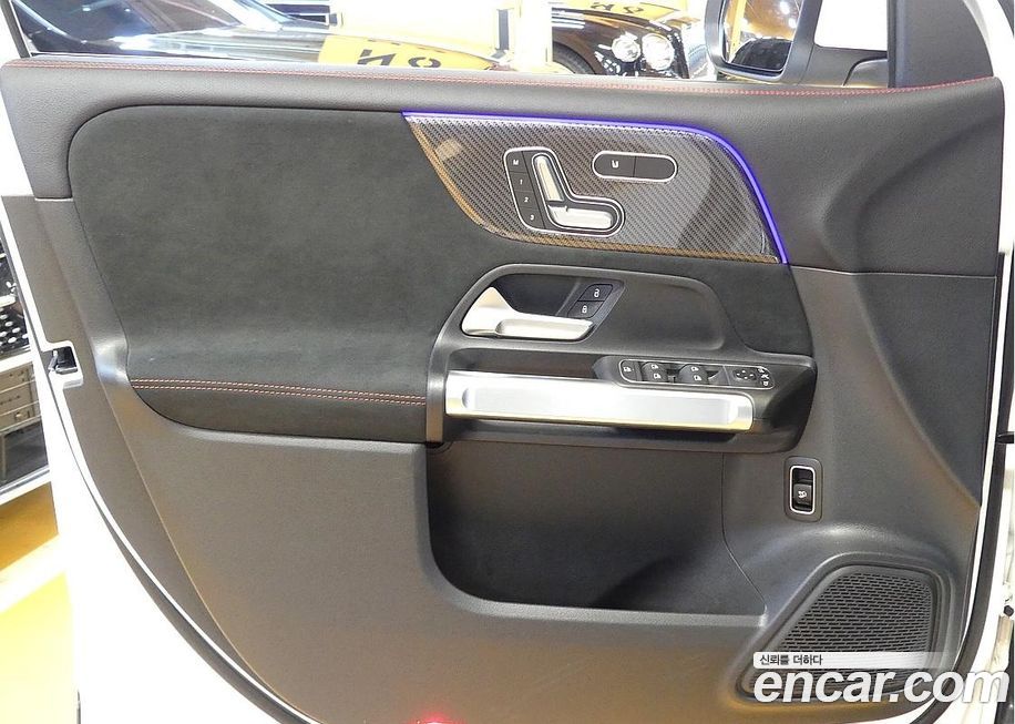 Mercedes-Benz GLB-Class 2024