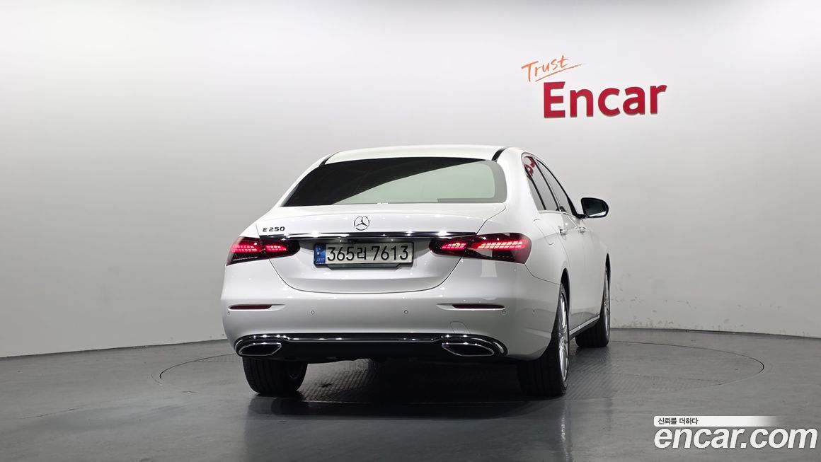 Mercedes-Benz E-Class 2021