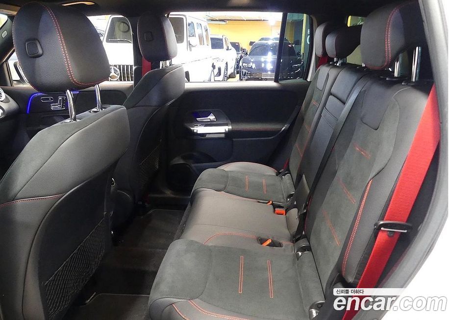 Mercedes-Benz GLB-Class 2024