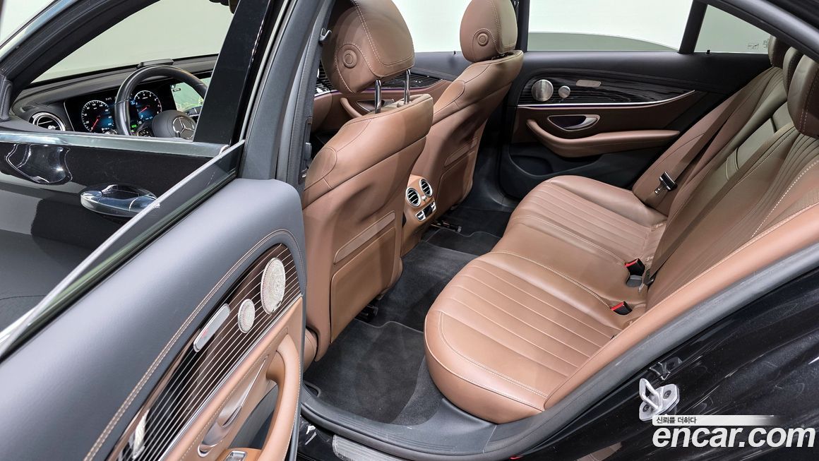 Mercedes-Benz E-Class 2022