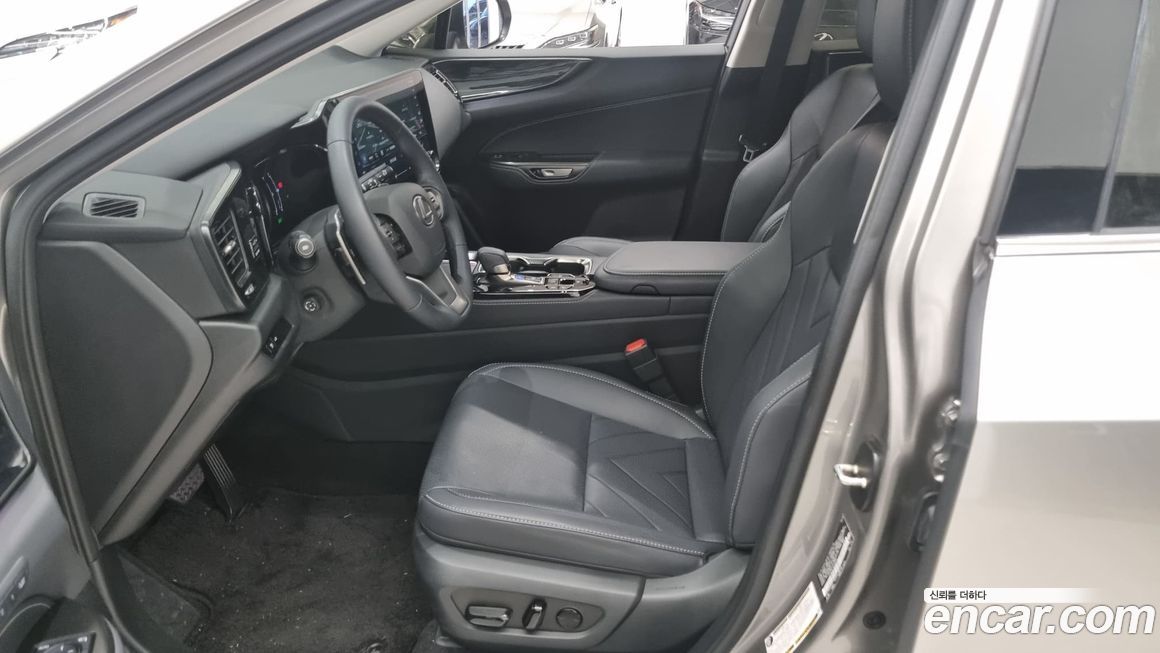 Lexus NX 2025