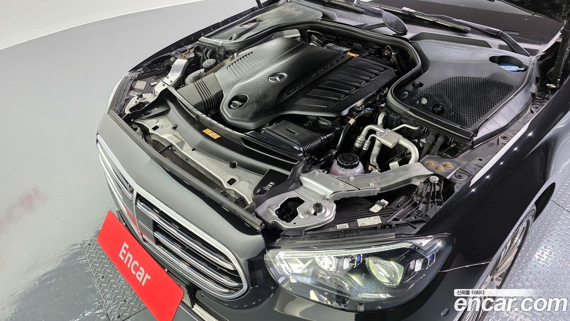 Mercedes-Benz E-Class 2022